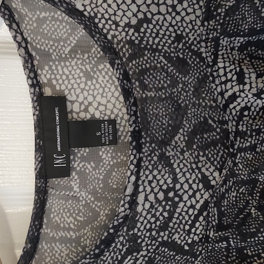 Inc ruffle top - Picture 2 of 3